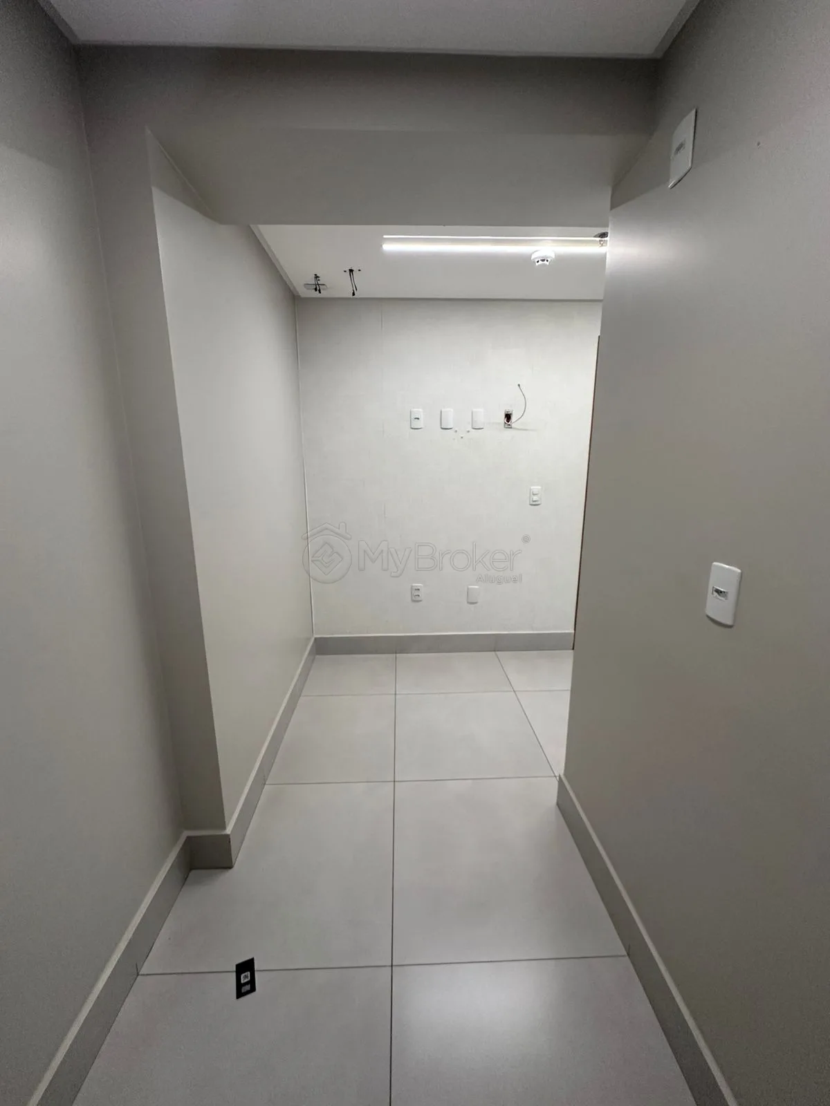 Alugar Comercial / Sala em Condom&iacute;nio em Goi&acirc;nia R$ 3.300,00 - Foto 11