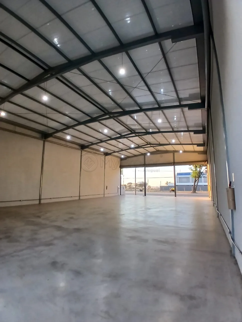 Alugar Comercial / Galp&atilde;o em Aparecida de Goi&acirc;nia R$ 15.000,00 - Foto 2