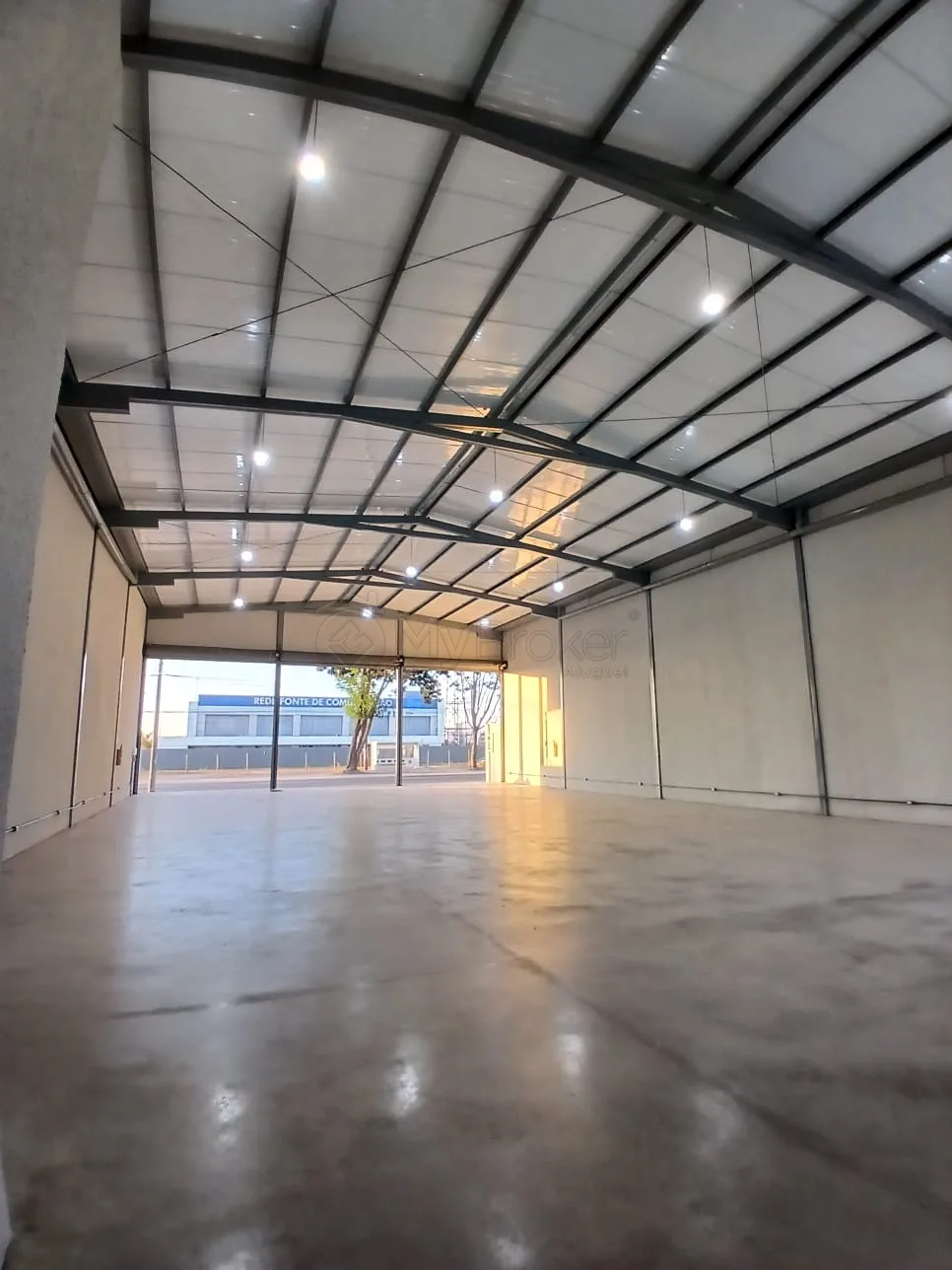 Alugar Comercial / Galp&atilde;o em Aparecida de Goi&acirc;nia R$ 15.000,00 - Foto 4
