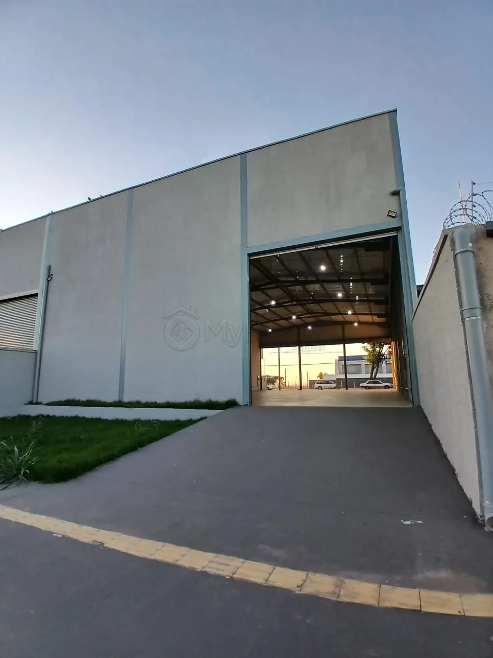 Alugar Comercial / Galp&atilde;o em Aparecida de Goi&acirc;nia R$ 15.000,00 - Foto 8