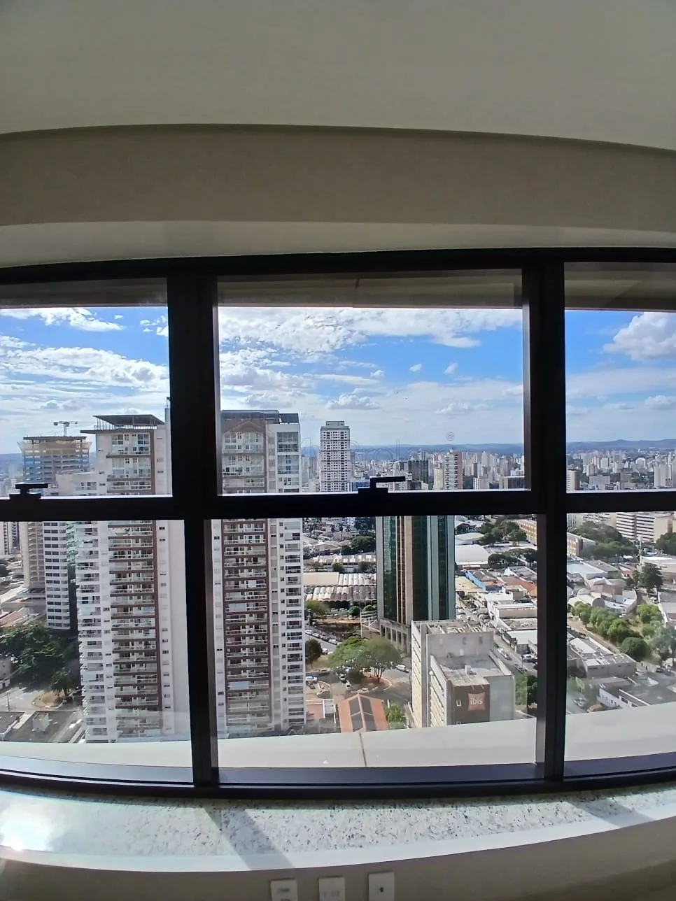 Alugar Comercial / Sala em Condom&iacute;nio em Goi&acirc;nia R$ 4.500,00 - Foto 6