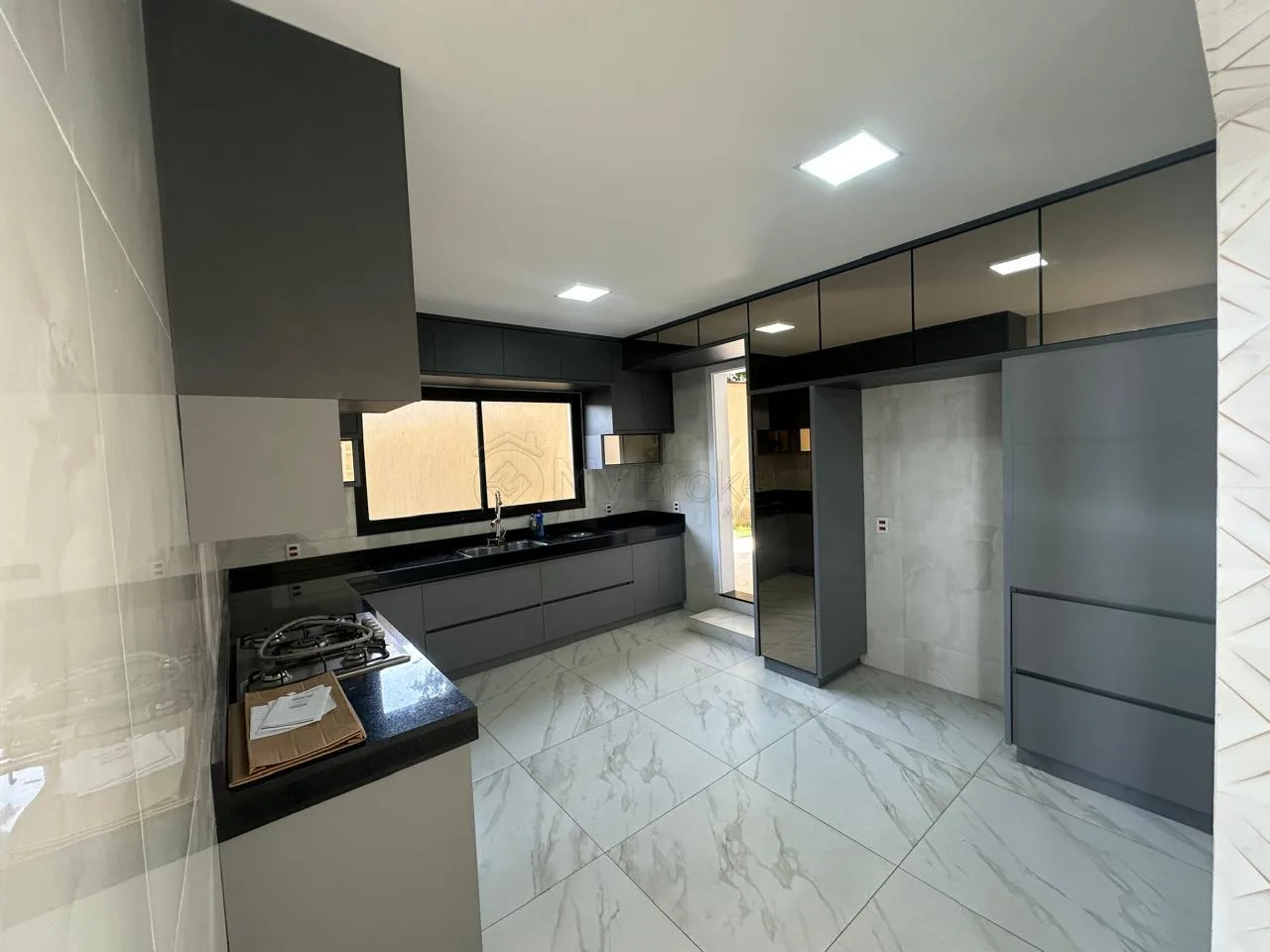 Alugar Casa / Condom&iacute;nio em Goi&acirc;nia R$ 15.000,00 - Foto 8
