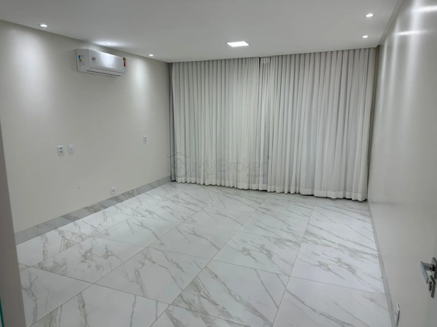 Alugar Casa / Condom&iacute;nio em Goi&acirc;nia R$ 15.000,00 - Foto 10