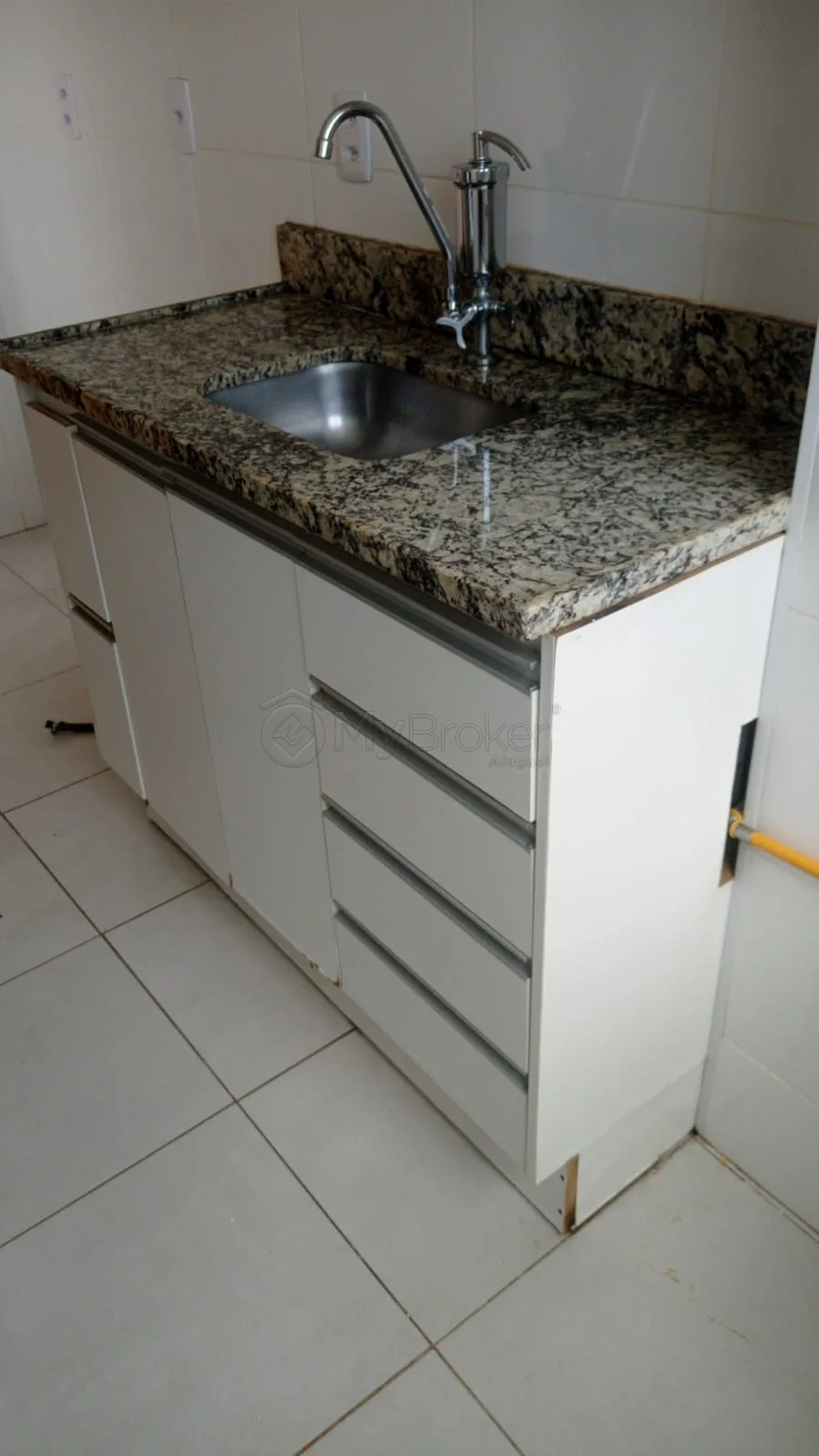 Alugar Apartamento / Padr&atilde;o em Goi&acirc;nia R$ 1.500,00 - Foto 2