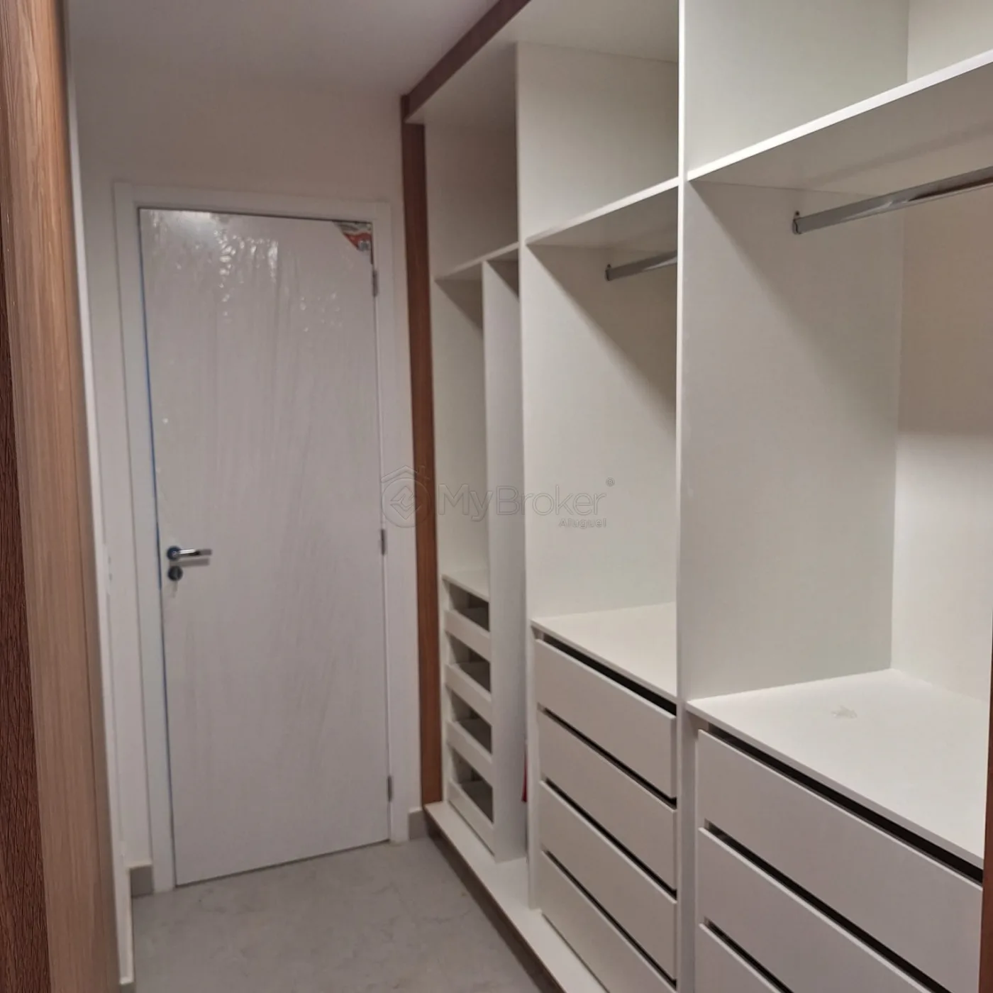 Alugar Apartamento / Padr&atilde;o em Goi&acirc;nia R$ 5.500,00 - Foto 9
