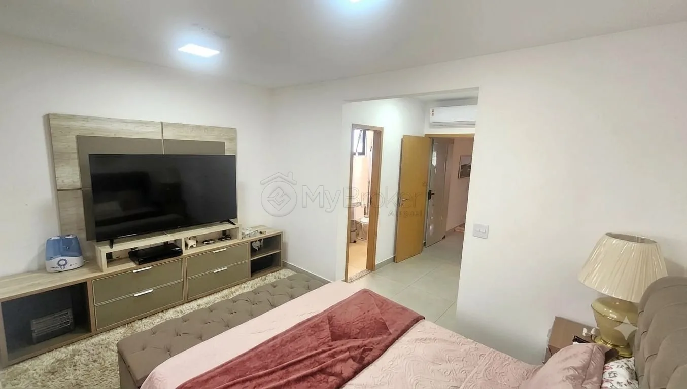 Alugar Sobrado / Em Condom&iacute;nio em Senador Canedo R$ 8.000,00 - Foto 11