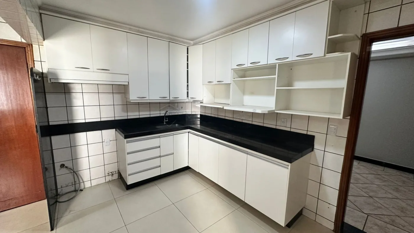 Alugar Apartamento / Padr&atilde;o em Goi&acirc;nia R$ 3.900,00 - Foto 11