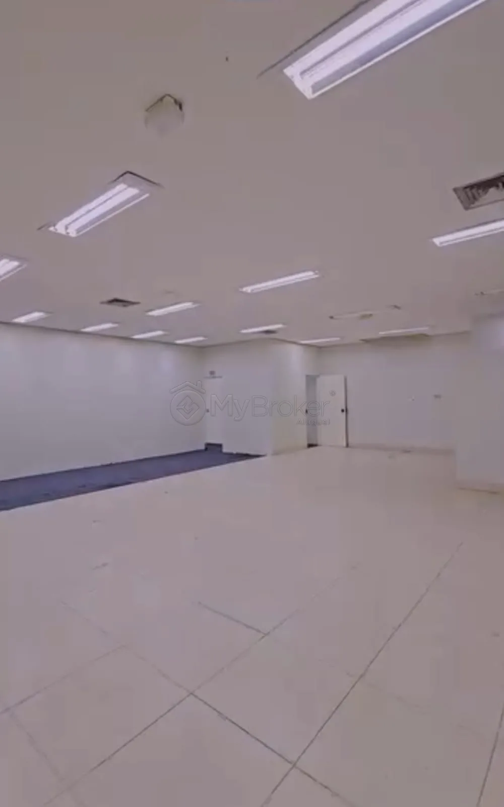 Alugar Comercial / Sala em Goi&acirc;nia R$ 15.000,00 - Foto 1