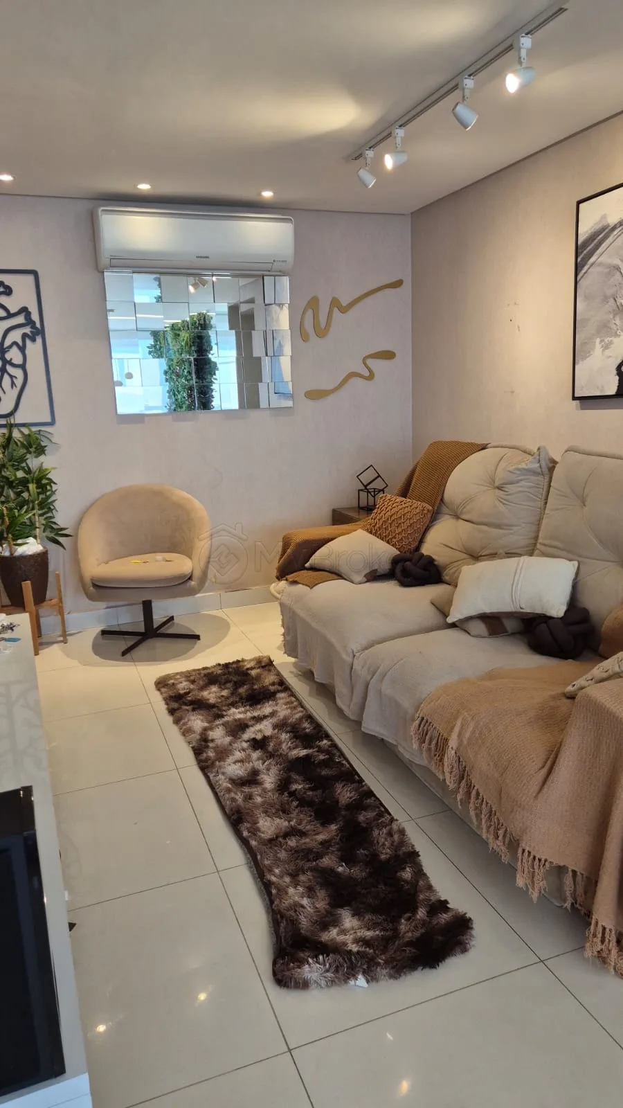 Alugar Apartamento / Padr&atilde;o em Goi&acirc;nia R$ 6.500,00 - Foto 2