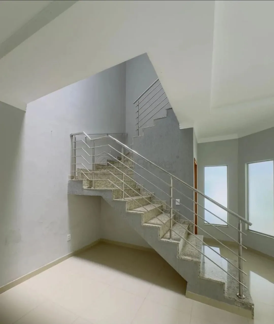 Alugar Casa / Sobrado em Goi&acirc;nia R$ 7.500,00 - Foto 2