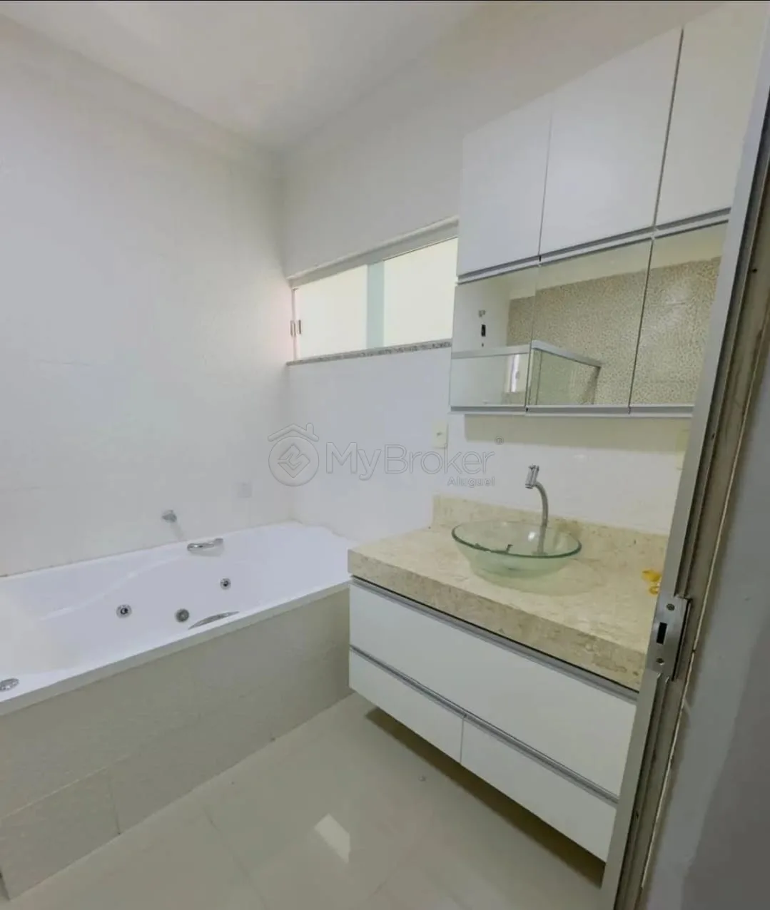 Alugar Casa / Sobrado em Goi&acirc;nia R$ 7.500,00 - Foto 16