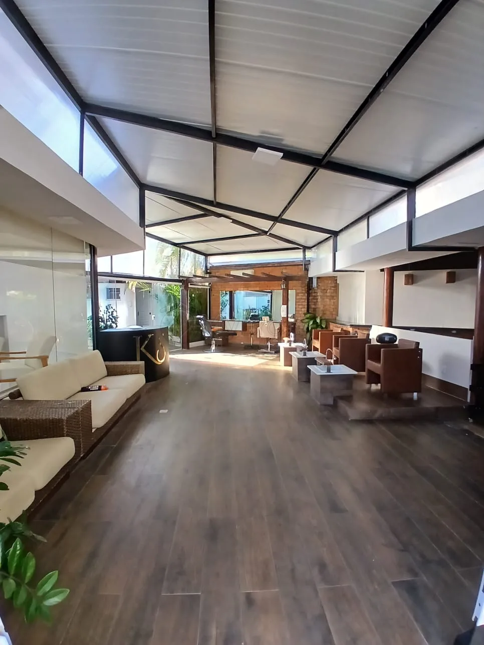 Alugar Comercial / Sala em Goi&acirc;nia R$ 4.000,00 - Foto 1