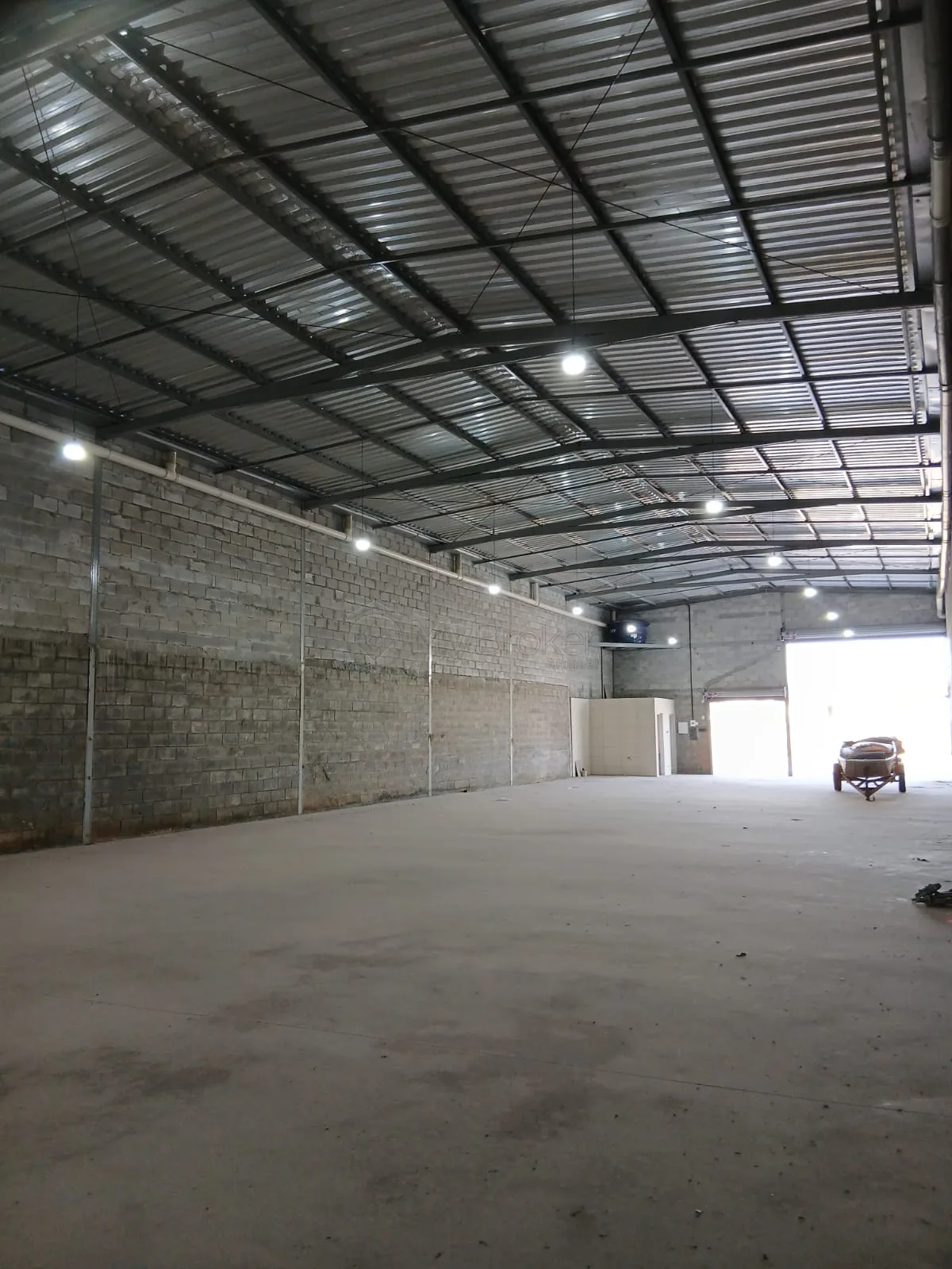 Alugar Comercial / Galp&atilde;o em Aparecida de Goi&acirc;nia R$ 5.900,00 - Foto 1