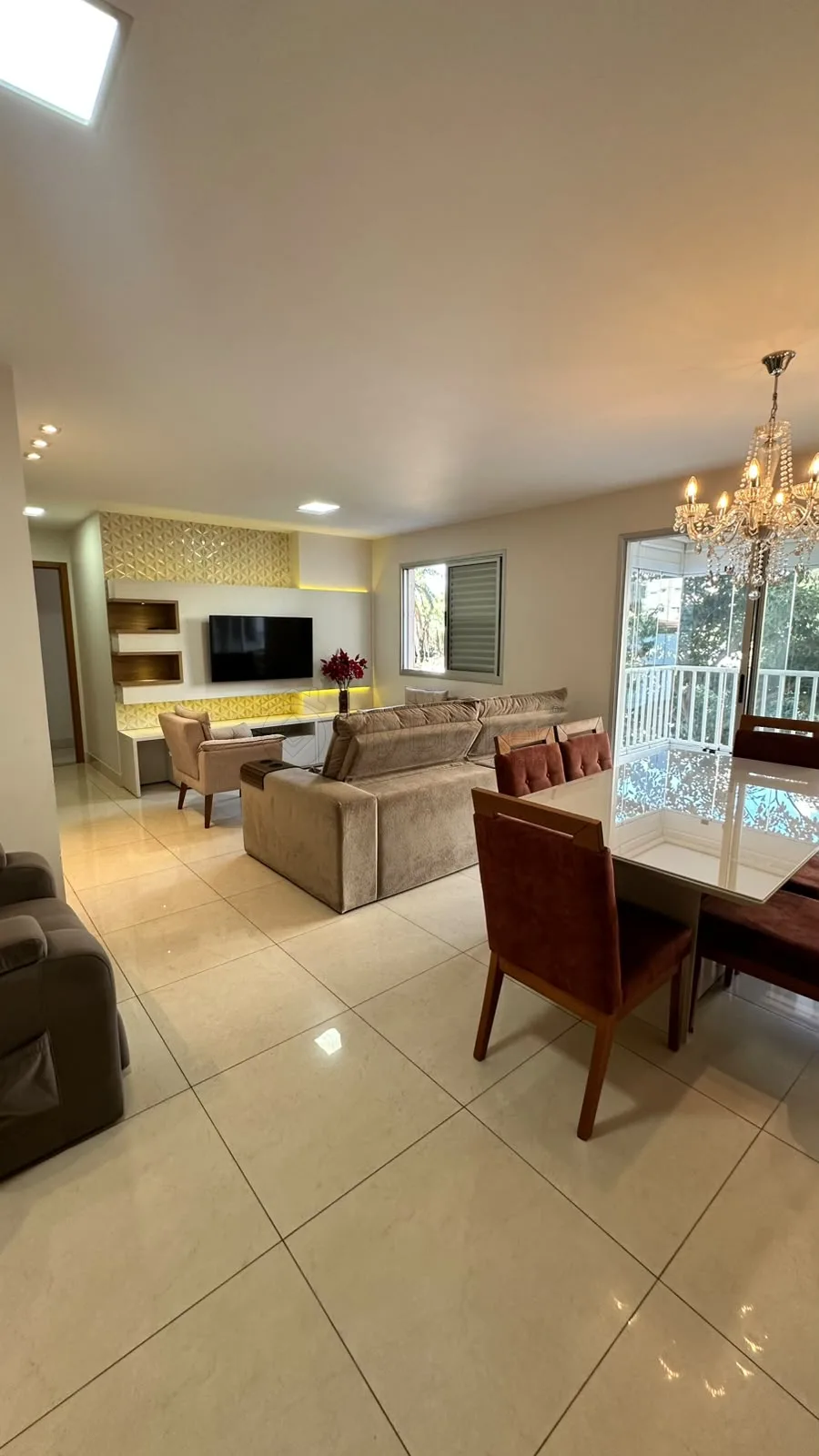 Alugar Apartamento / Padr&atilde;o em Goi&acirc;nia R$ 5.900,00 - Foto 2