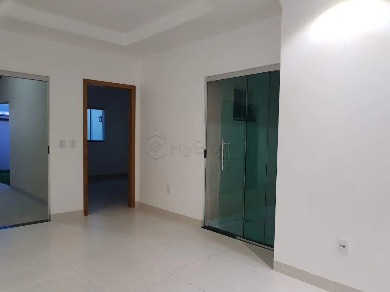 Alugar Casa / Padr&atilde;o em Goi&acirc;nia R$ 2.700,00 - Foto 2