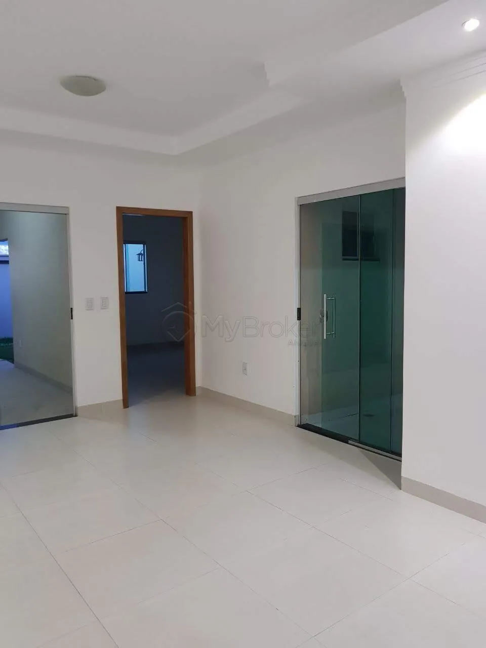 Alugar Casa / Padr&atilde;o em Goi&acirc;nia R$ 2.700,00 - Foto 10