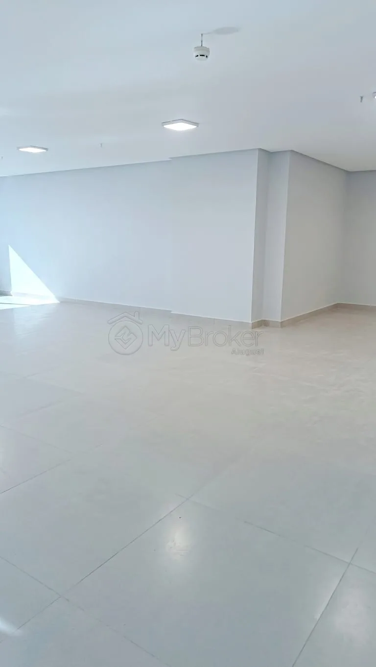 Alugar Comercial / Sala em Condom&iacute;nio em Goi&acirc;nia R$ 6.000,00 - Foto 2