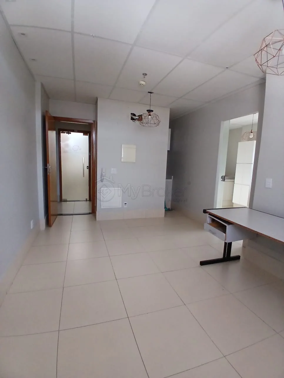 Alugar Comercial / Sala em Condom&iacute;nio em Goi&acirc;nia R$ 2.000,00 - Foto 6