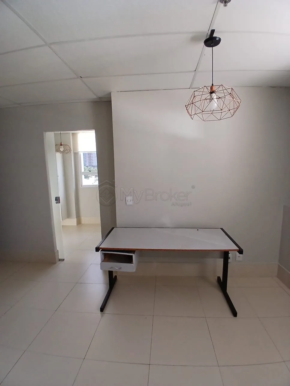 Alugar Comercial / Sala em Condom&iacute;nio em Goi&acirc;nia R$ 2.000,00 - Foto 4