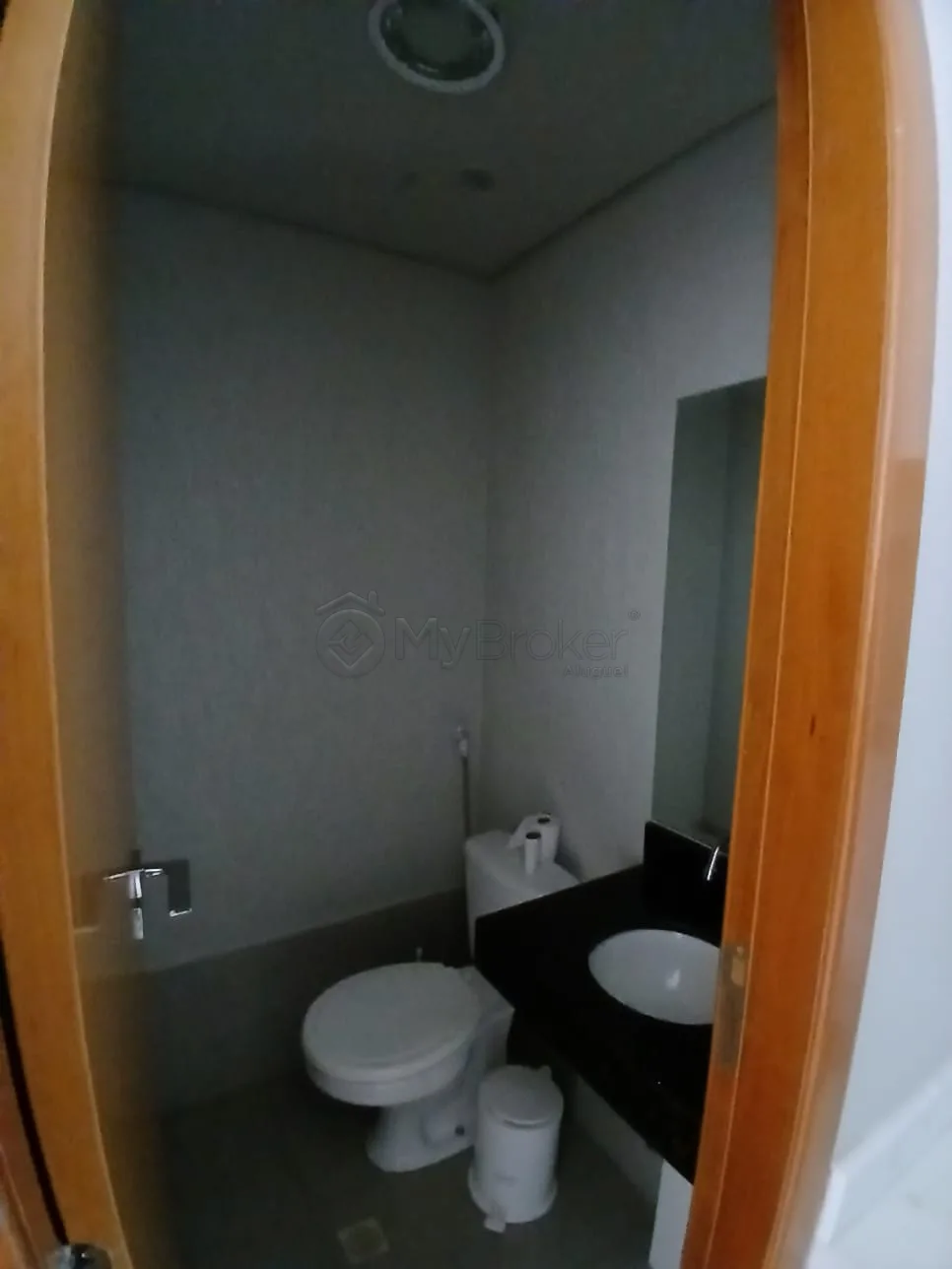 Alugar Comercial / Sala em Condom&iacute;nio em Goi&acirc;nia R$ 2.000,00 - Foto 8