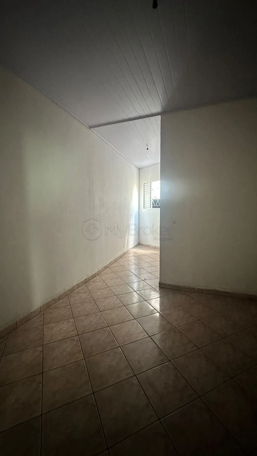 Alugar Casa / Padr&atilde;o em Goi&acirc;nia R$ 1.200,00 - Foto 7