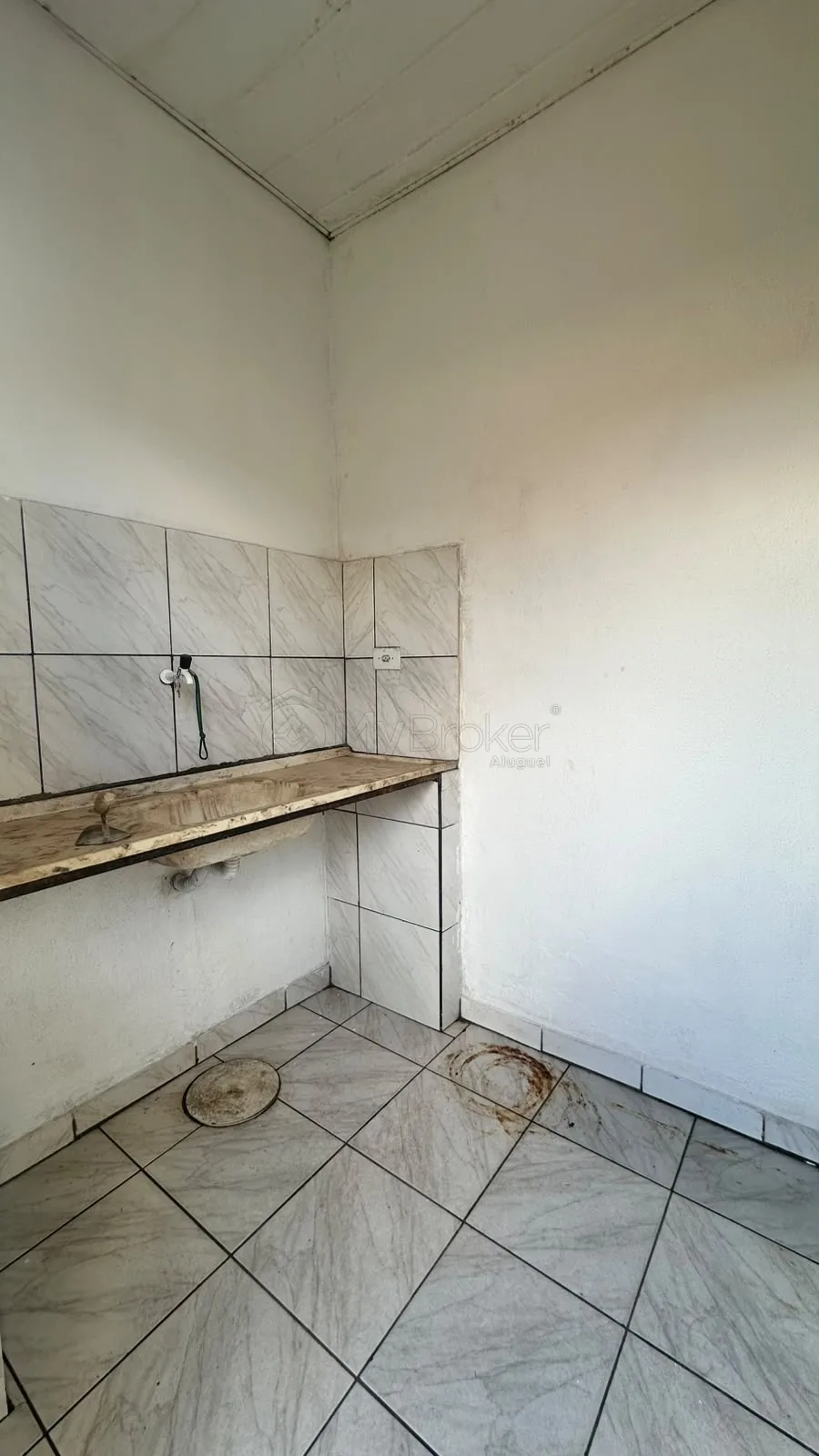 Alugar Casa / Padr&atilde;o em Goi&acirc;nia R$ 1.200,00 - Foto 14