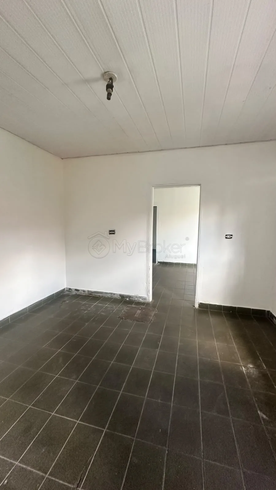 Alugar Casa / Padr&atilde;o em Goi&acirc;nia R$ 1.200,00 - Foto 9