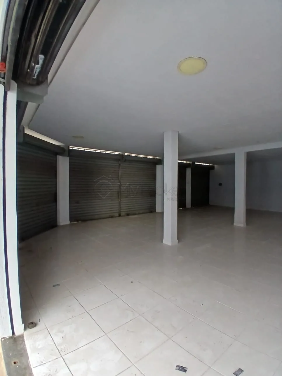 Alugar Comercial / Sala em Goi&acirc;nia R$ 9.800,00 - Foto 1