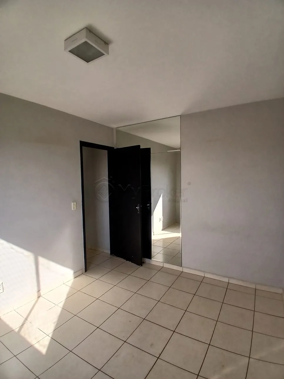Alugar Apartamento / Padr&atilde;o em Goi&acirc;nia R$ 1.650,00 - Foto 5