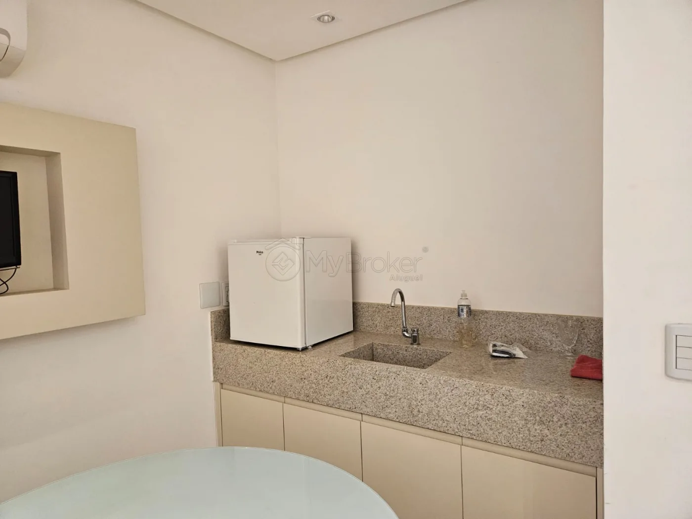 Alugar Comercial / Sala em Condom&iacute;nio em Goi&acirc;nia R$ 3.500,00 - Foto 8