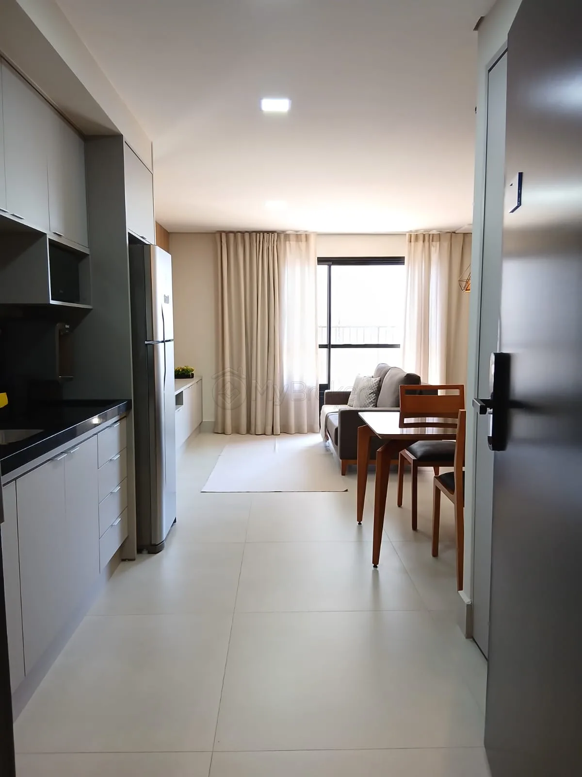 Alugar Apartamento / Flat em Goi&acirc;nia R$ 4.200,00 - Foto 1