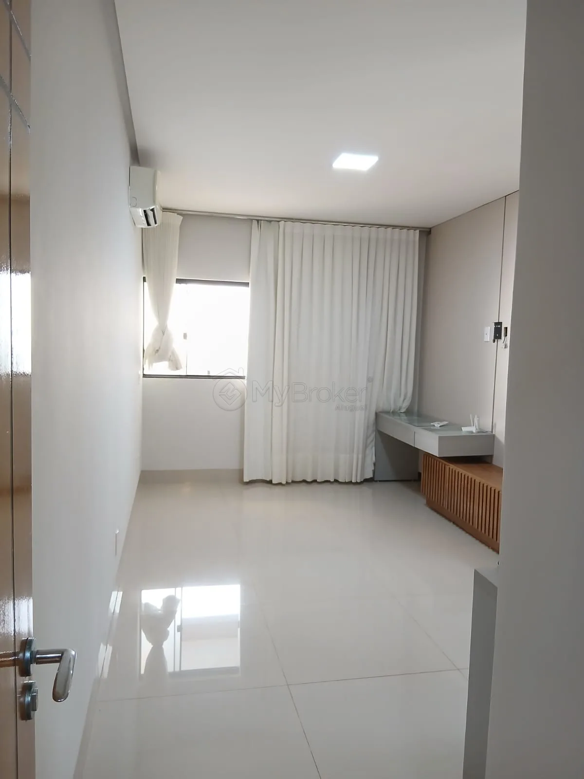 Alugar Casa / Condom&iacute;nio em Senador Canedo R$ 10.000,00 - Foto 10