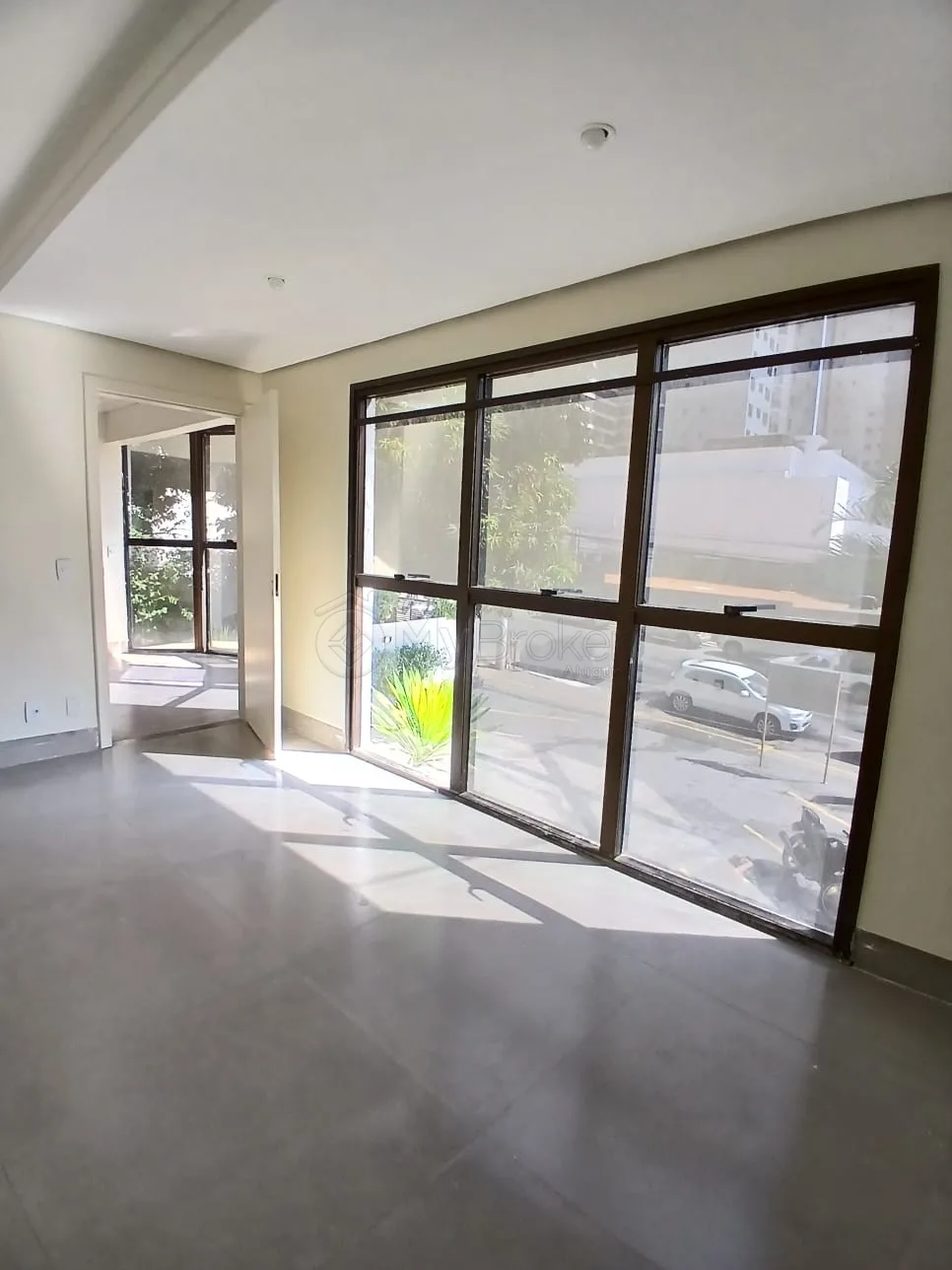 Alugar Comercial / Pr&eacute;dio em Goi&acirc;nia R$ 25.000,00 - Foto 8