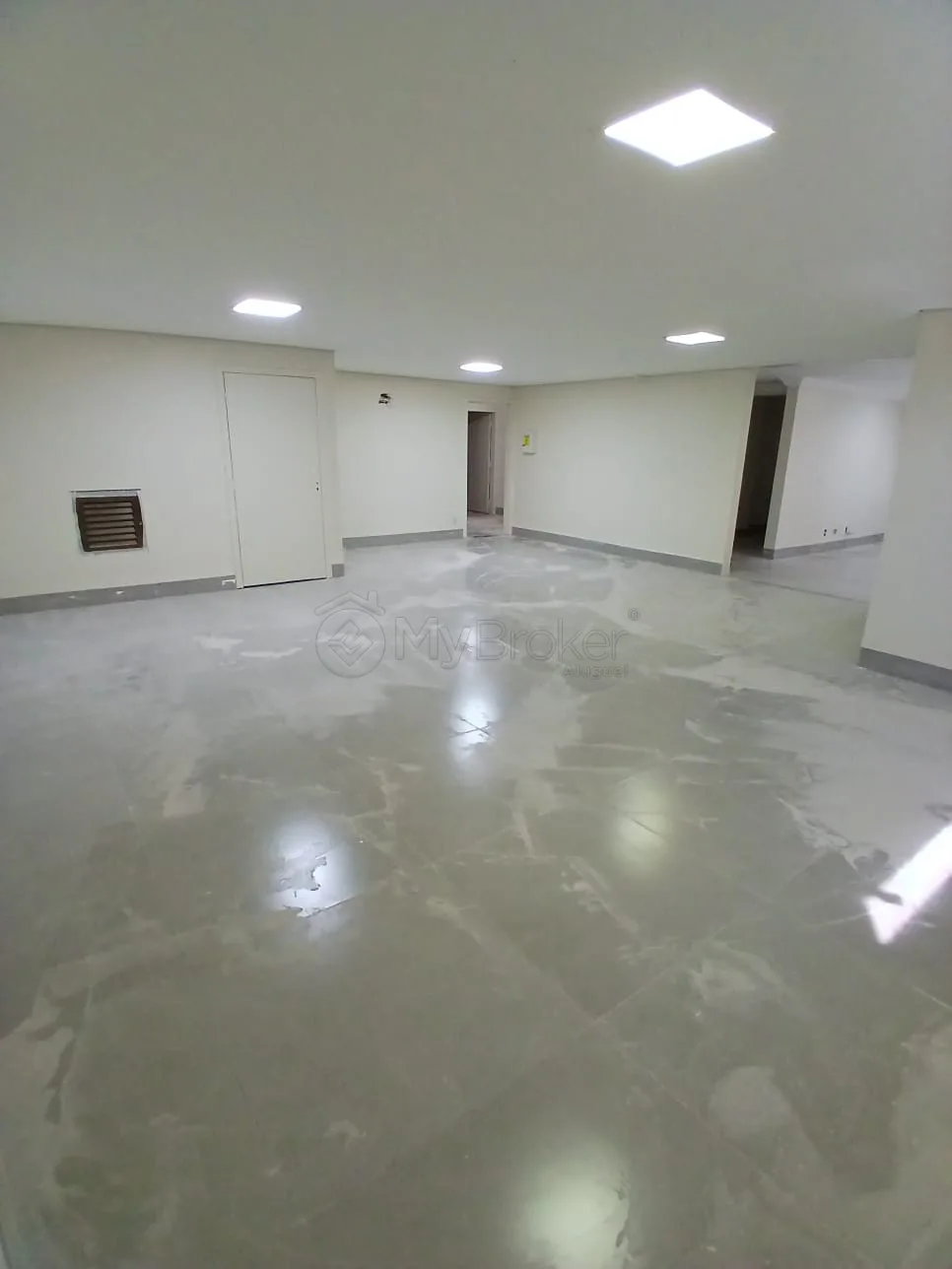 Alugar Comercial / Pr&eacute;dio em Goi&acirc;nia R$ 25.000,00 - Foto 16