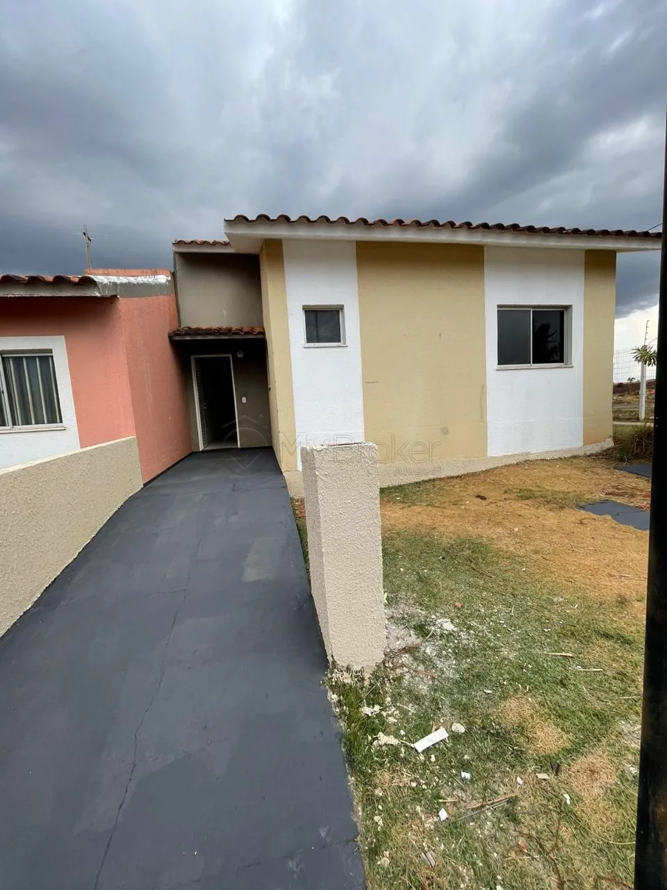 Alugar Casa / Condom&iacute;nio em Goi&acirc;nia R$ 1.699,90 - Foto 1