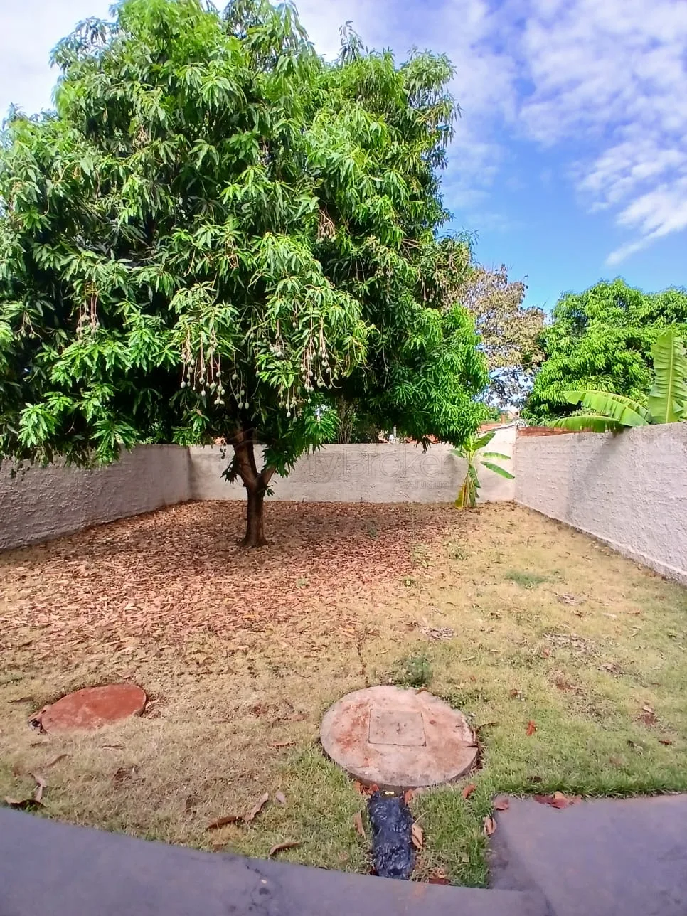 Alugar Casa / Padr&atilde;o em Goi&acirc;nia R$ 1.800,00 - Foto 18