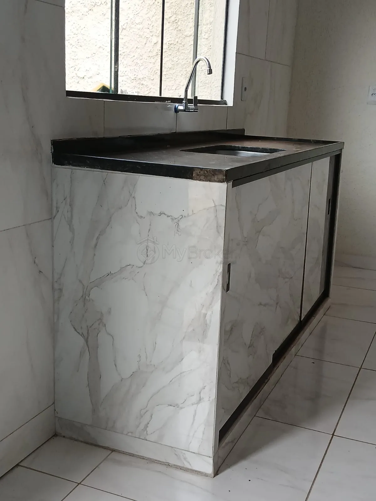 Alugar Casa / Padr&atilde;o em Goi&acirc;nia R$ 1.800,00 - Foto 7