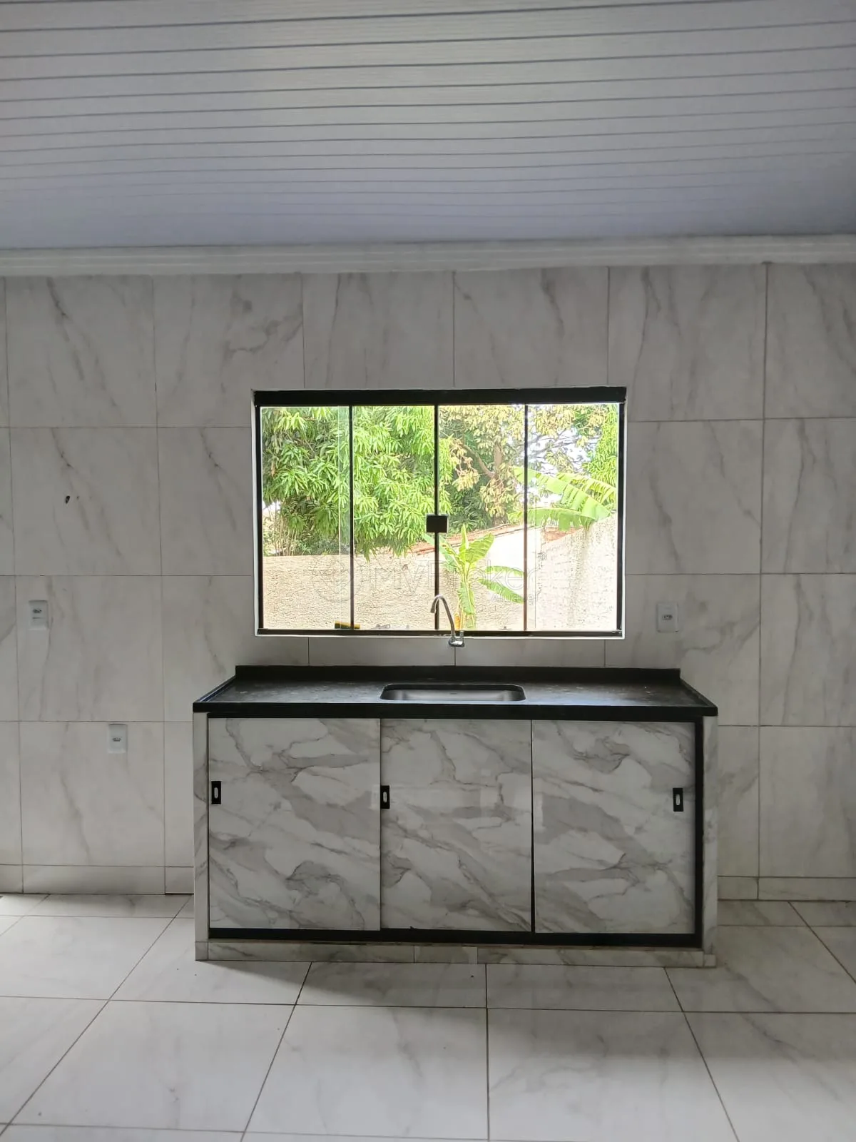 Alugar Casa / Padr&atilde;o em Goi&acirc;nia R$ 1.800,00 - Foto 5