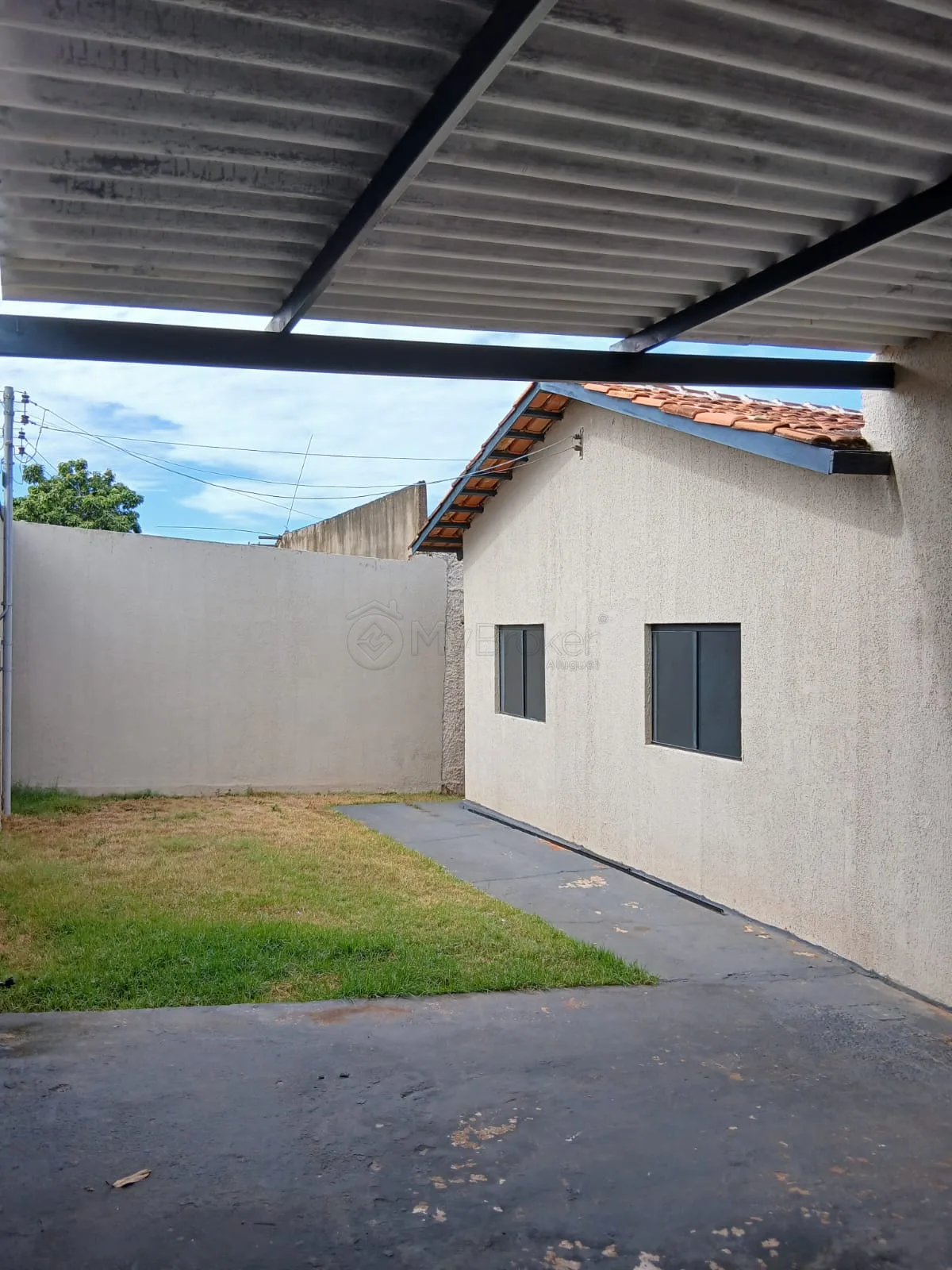Alugar Casa / Padr&atilde;o em Goi&acirc;nia R$ 1.800,00 - Foto 2