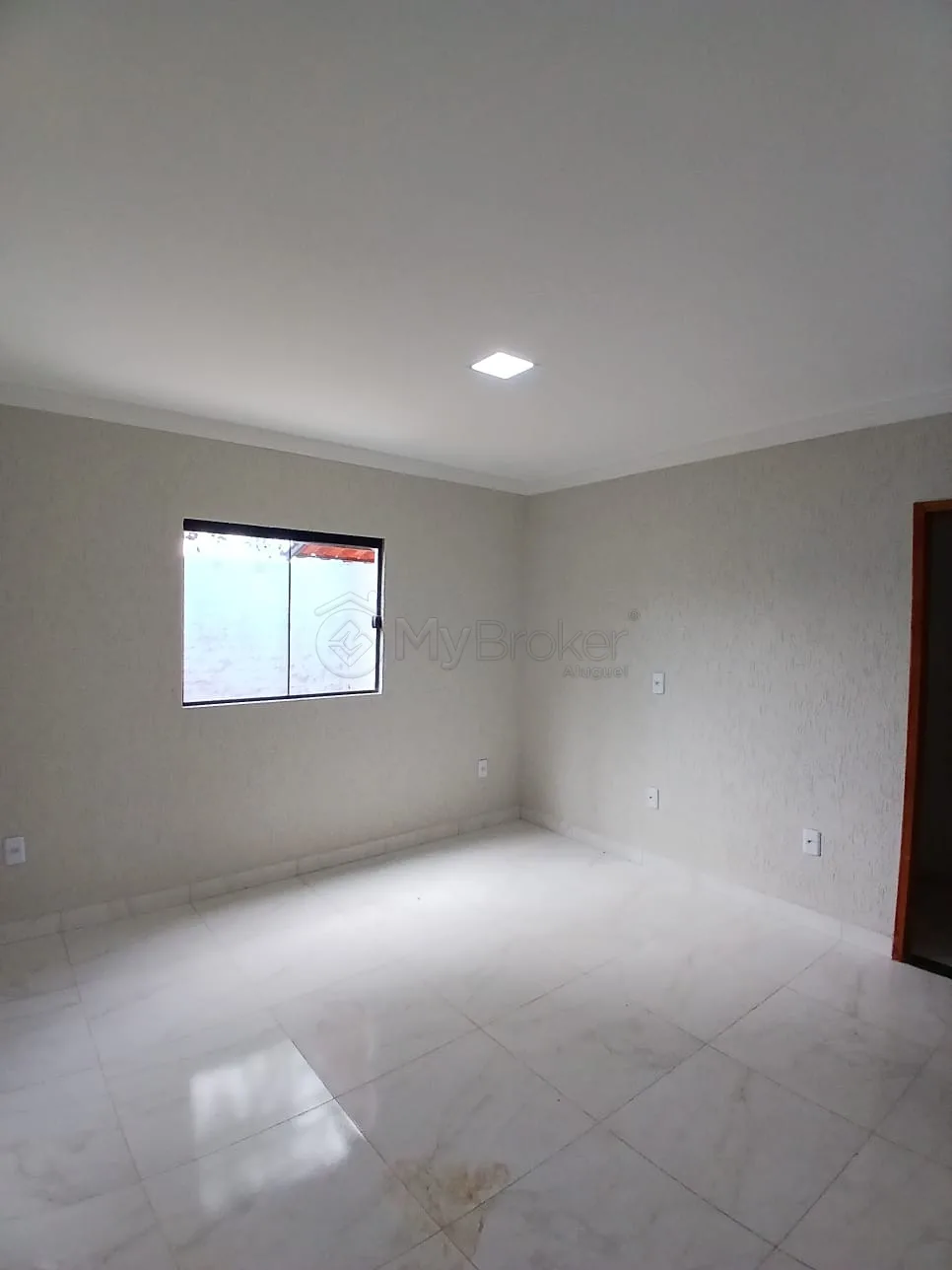 Alugar Casa / Padr&atilde;o em Goi&acirc;nia R$ 1.800,00 - Foto 6