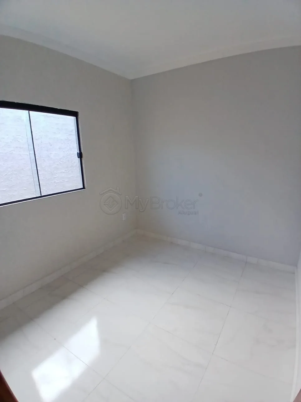 Alugar Casa / Padr&atilde;o em Goi&acirc;nia R$ 1.800,00 - Foto 7