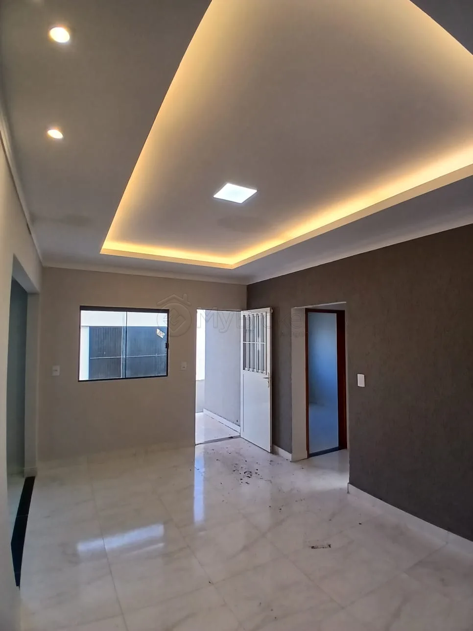 Alugar Casa / Padr&atilde;o em Goi&acirc;nia R$ 1.800,00 - Foto 2