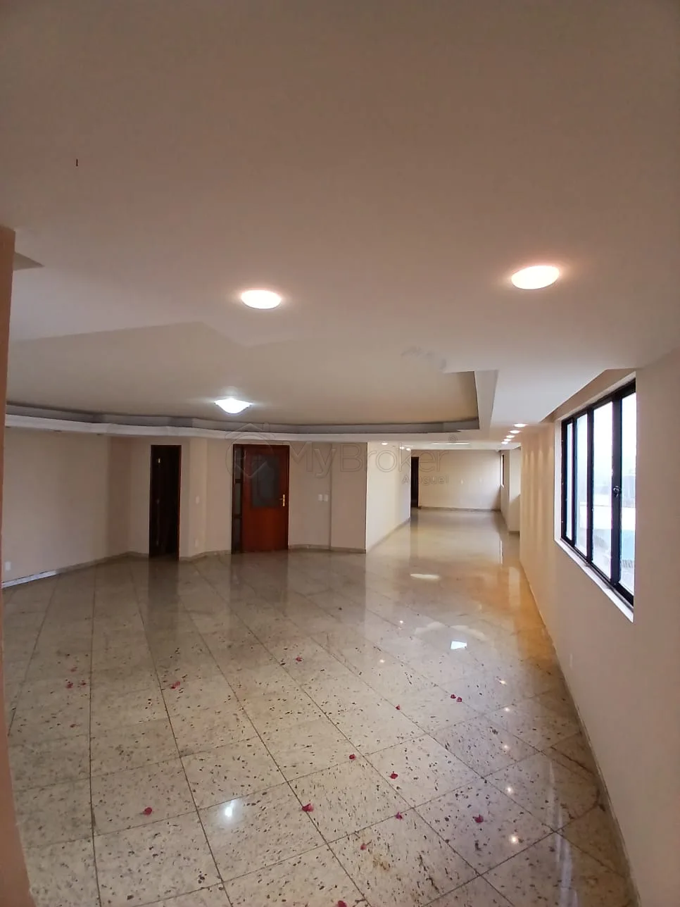 Alugar Apartamento / Padr&atilde;o em Goi&acirc;nia R$ 5.000,00 - Foto 7