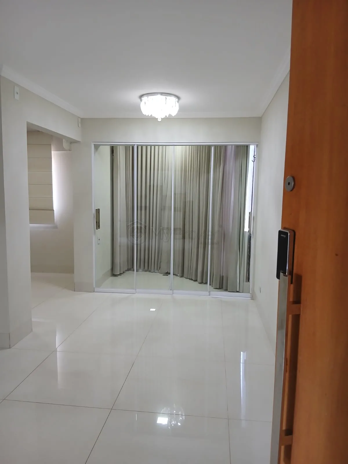 Alugar Apartamento / Padr&atilde;o em Goi&acirc;nia R$ 2.700,00 - Foto 1