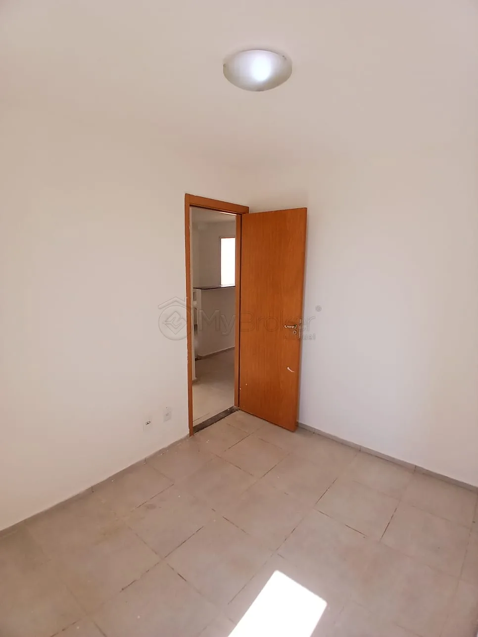 Alugar Apartamento / Padr&atilde;o em Goi&acirc;nia R$ 1.300,00 - Foto 12