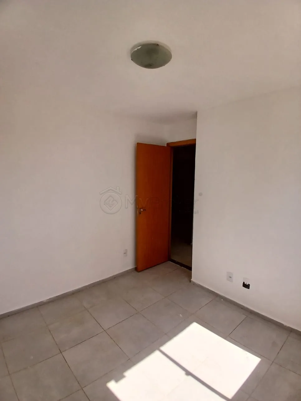 Alugar Apartamento / Padr&atilde;o em Goi&acirc;nia R$ 1.300,00 - Foto 9