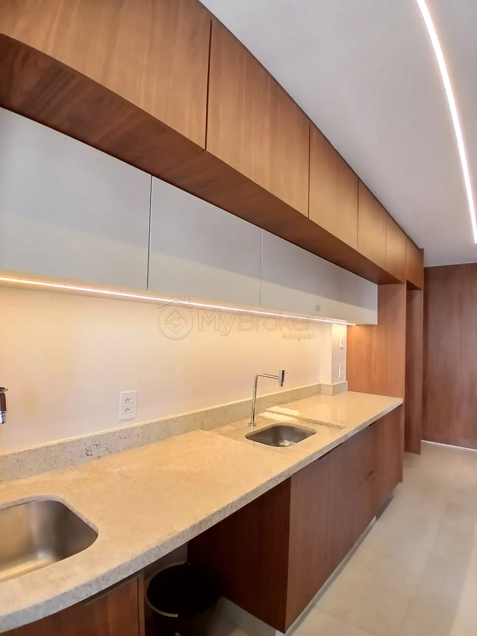 Alugar Apartamento / Padr&atilde;o em Goi&acirc;nia R$ 4.400,00 - Foto 6