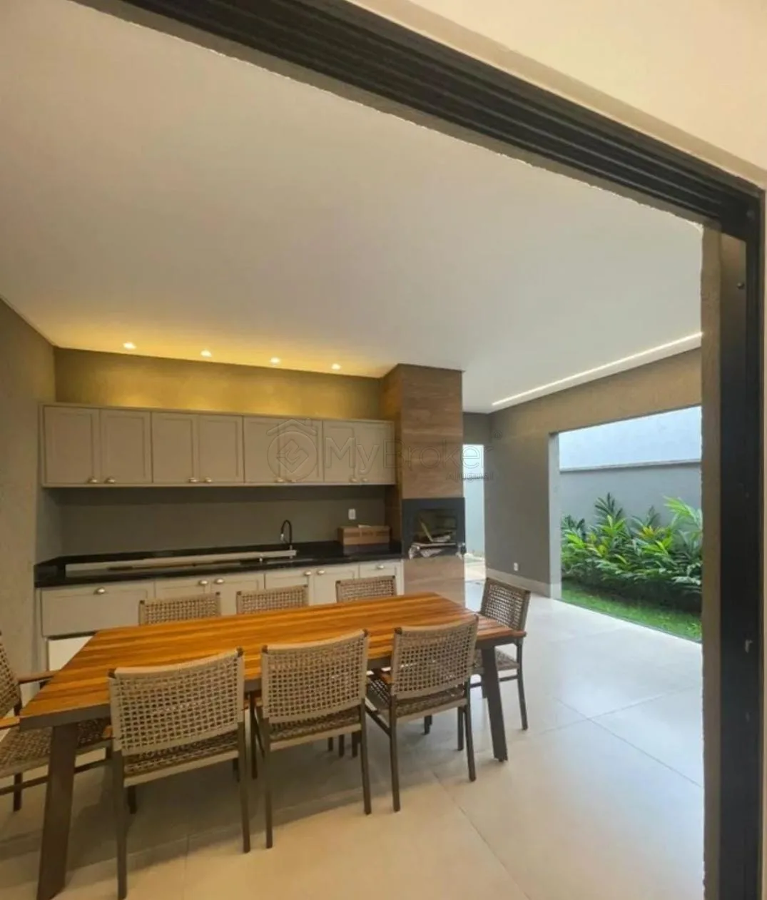 Alugar Casa / Condom&iacute;nio em Goi&acirc;nia R$ 13.000,00 - Foto 2