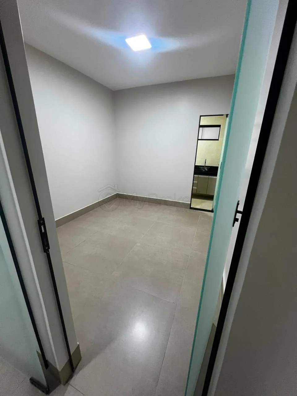 Alugar Casa / Padr&atilde;o em Goi&acirc;nia R$ 4.000,00 - Foto 12