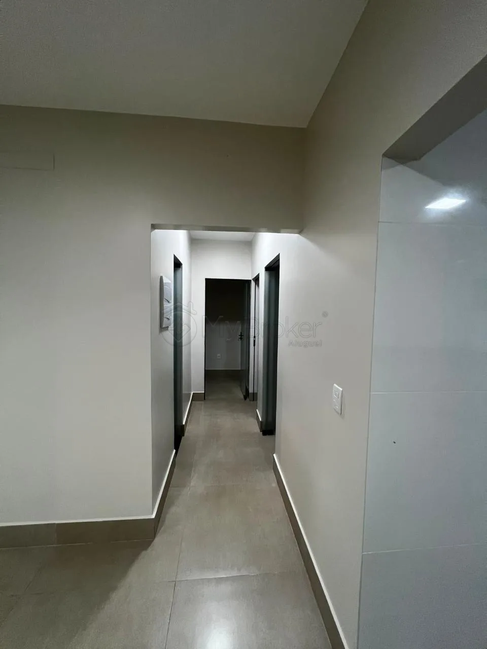 Alugar Casa / Padr&atilde;o em Goi&acirc;nia R$ 4.000,00 - Foto 9